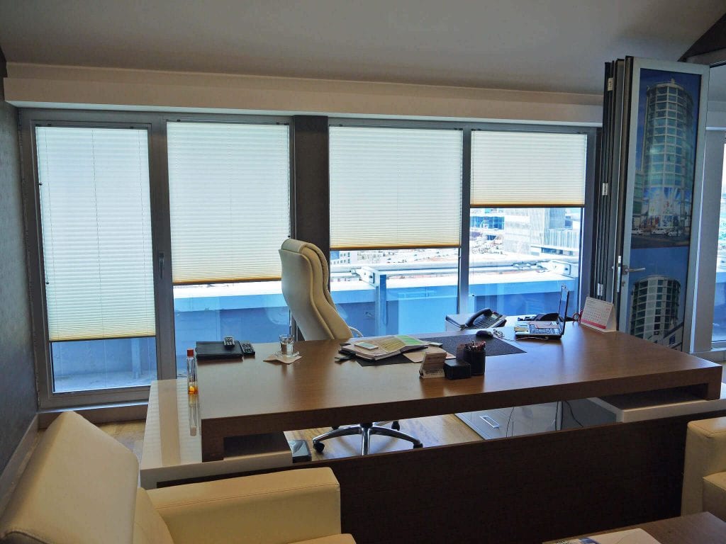 Ofislerde Plise Perde Kullanımının Avantajları